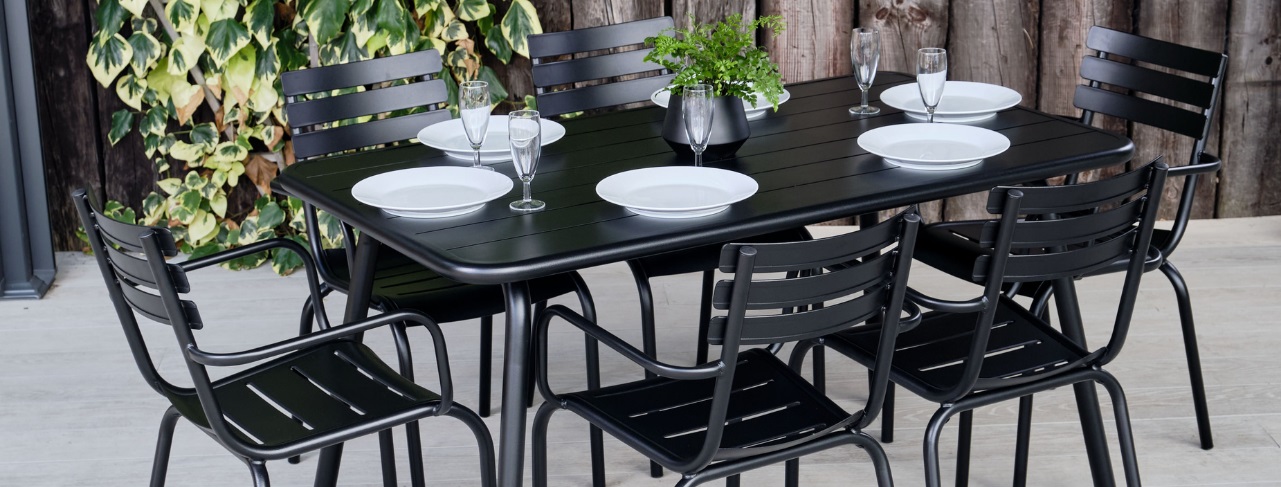 commercial outdoor dining furniture