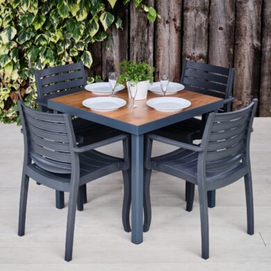Outdoor Tables & Chairs for Holiday Parks