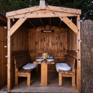 outdoor dining cabin