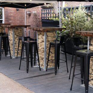outdoor bar furniture