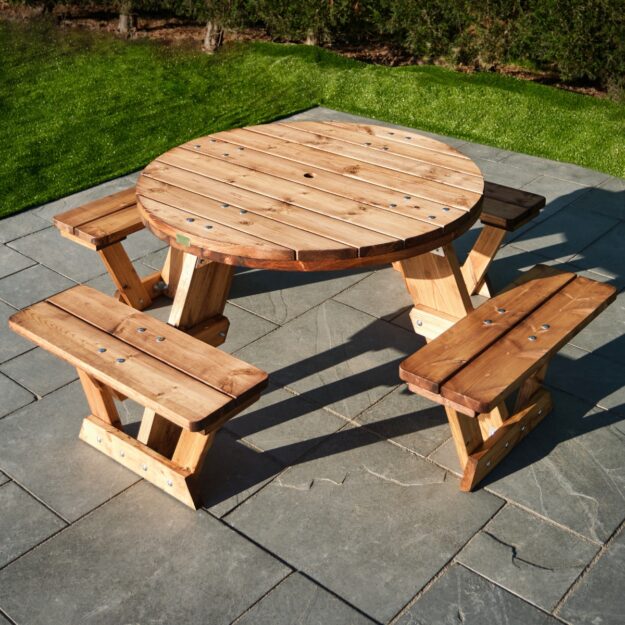 8 Seater Picnic Tables Round