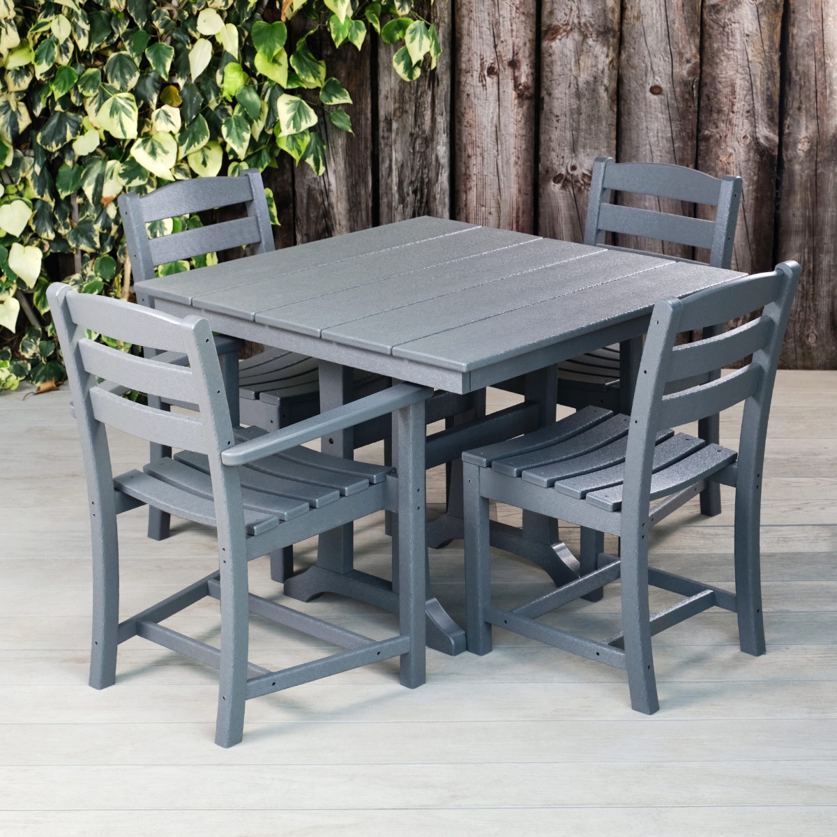Recycled Plastic Outdoor Dining Table and Chairs
