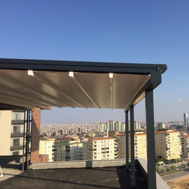 retractable canopy awning