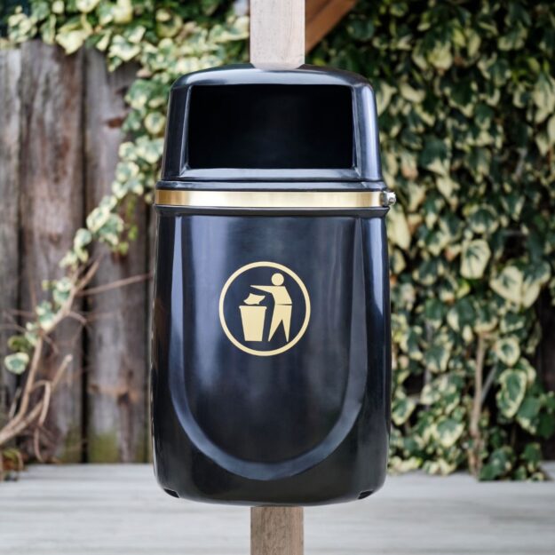 Pole or wall mounted plastic litter bin frith