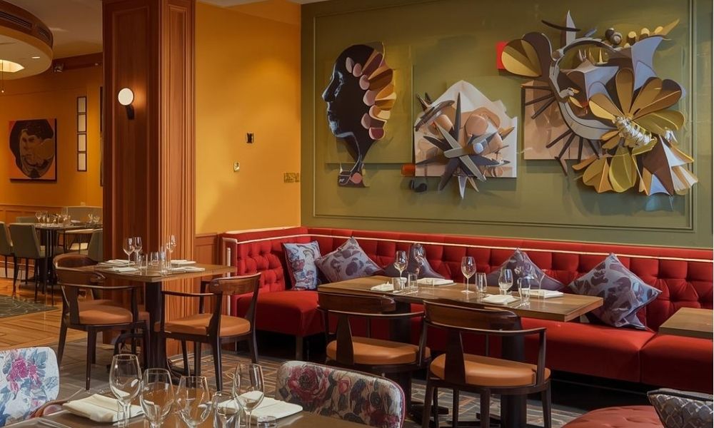ACCESSORIES & FINISHES INTERNALLY FOR COMMERCIAL VENUES