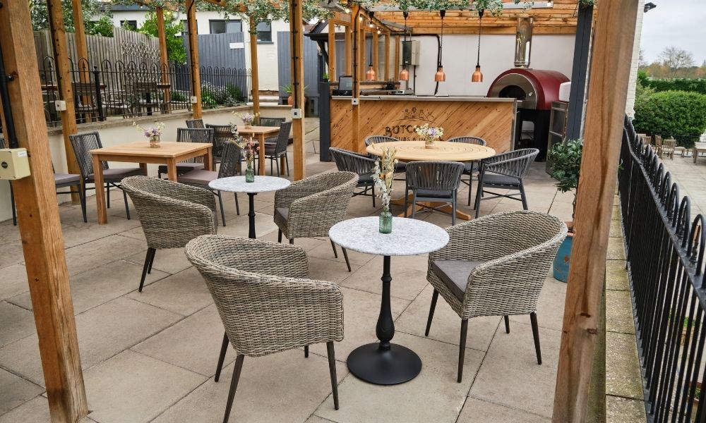The fleet inn outdoor furniture project